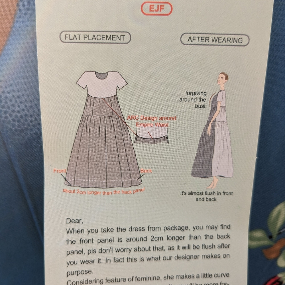Woman's Dress - Picture 4 of 4